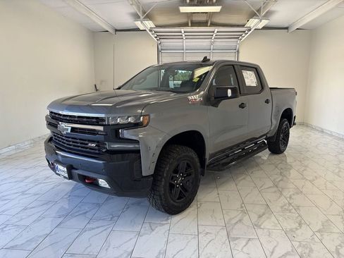 Used 2021 Chevrolet Silverado 1500 LT Trail Boss w/ Convenience Package II AWD/4WD image 4