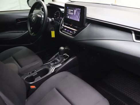 Used 2025 Toyota Corolla LE FWD image 11