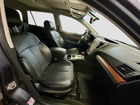 Used 2014 Subaru Outback 3.6R Limited w/ Moonroof Package AWD/4WD image 32