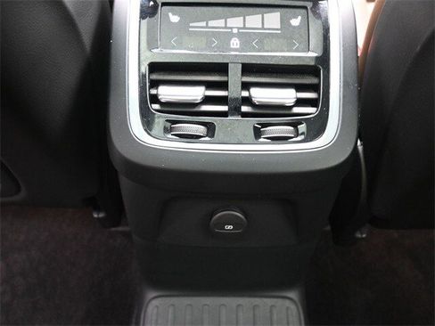 Certified 2023 Volvo XC90 T8 Ultimate w/ Protection Package Premier image 22