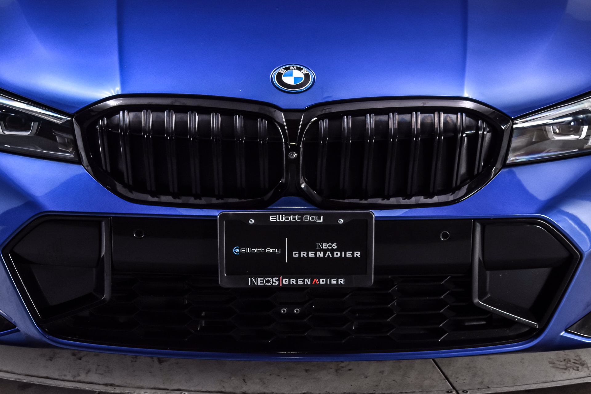 Used 2024 BMW 330e xDrive w/ Premium Package AWD/4WD image 8