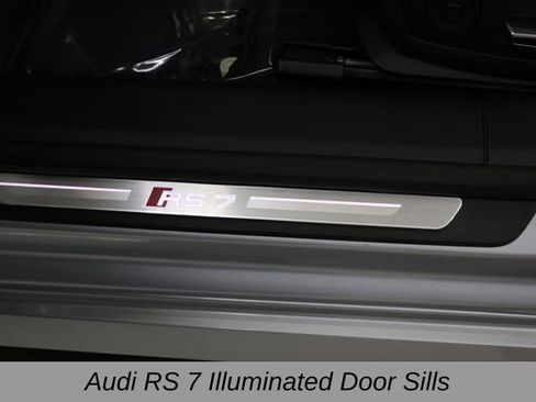 Used 2025 Audi RS 7 Performance AWD/4WD image 33