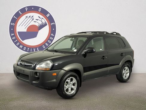 Used 2009 Hyundai Tucson SE image 2