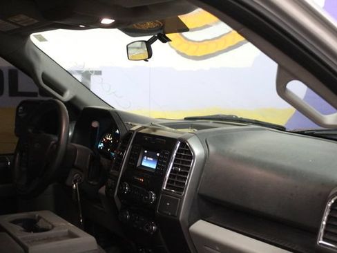 Used 2015 Ford F150 XLT AWD/4WD image 12