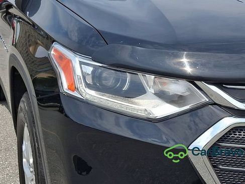 Used 2021 Chevrolet Traverse LT FWD image 9