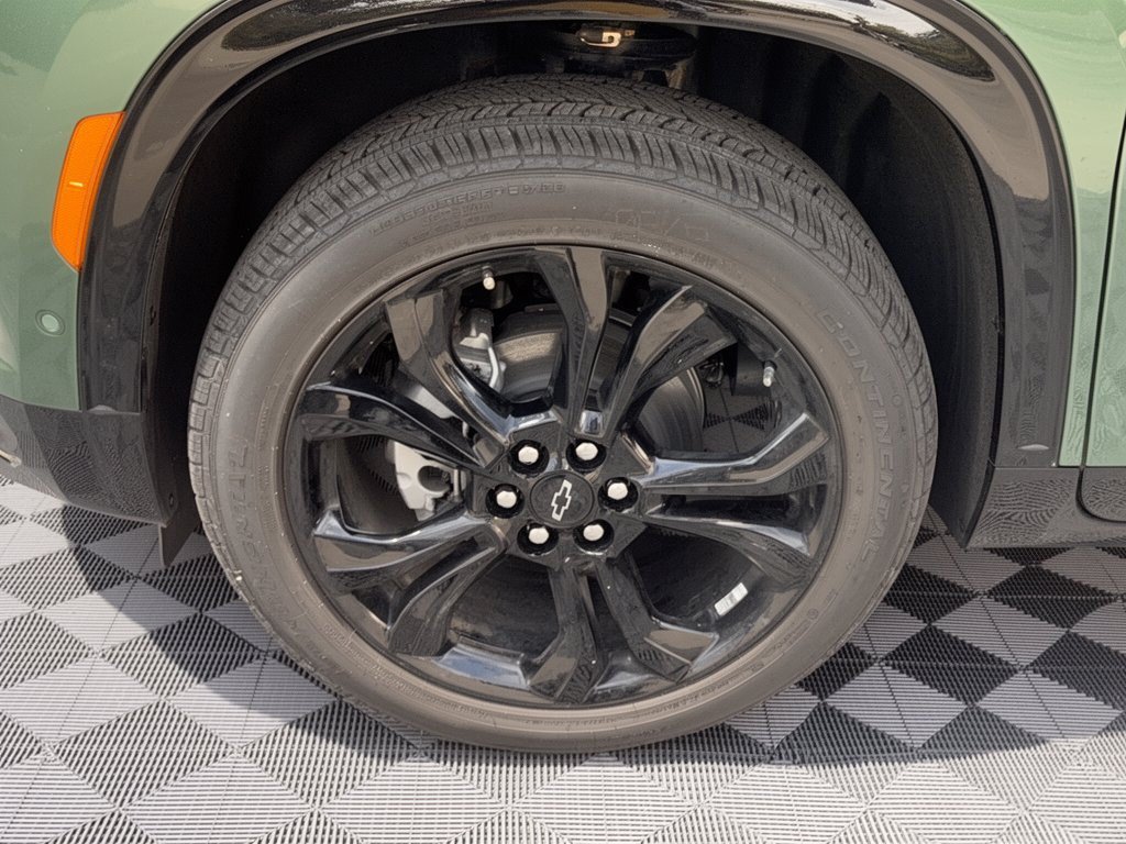New 2027 Chevrolet Traverse RS w/ LPO, Floor Liner Package FWD image 13