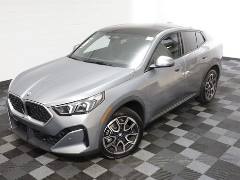 Certified 2026 BMW X2 xDrive28i AWD/4WD image 2