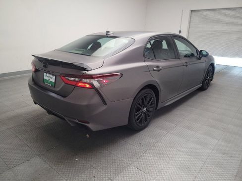 Used 2021 Toyota Camry SE image 9