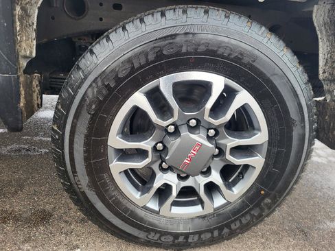 Used 2024 GMC Sierra 2500 SLE w/ SLE Value Package; image 16