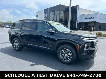 Used 2025 Chevrolet Traverse LT