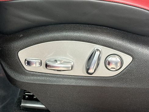 Certified 2026 Porsche Macan AWD/4WD image 25