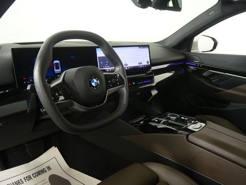 Certified 2025 BMW 530i RWD image 12