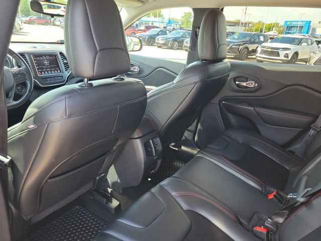 Used 2020 Jeep Cherokee Trailhawk w/ Cold Weather Group AWD/4WD image 22