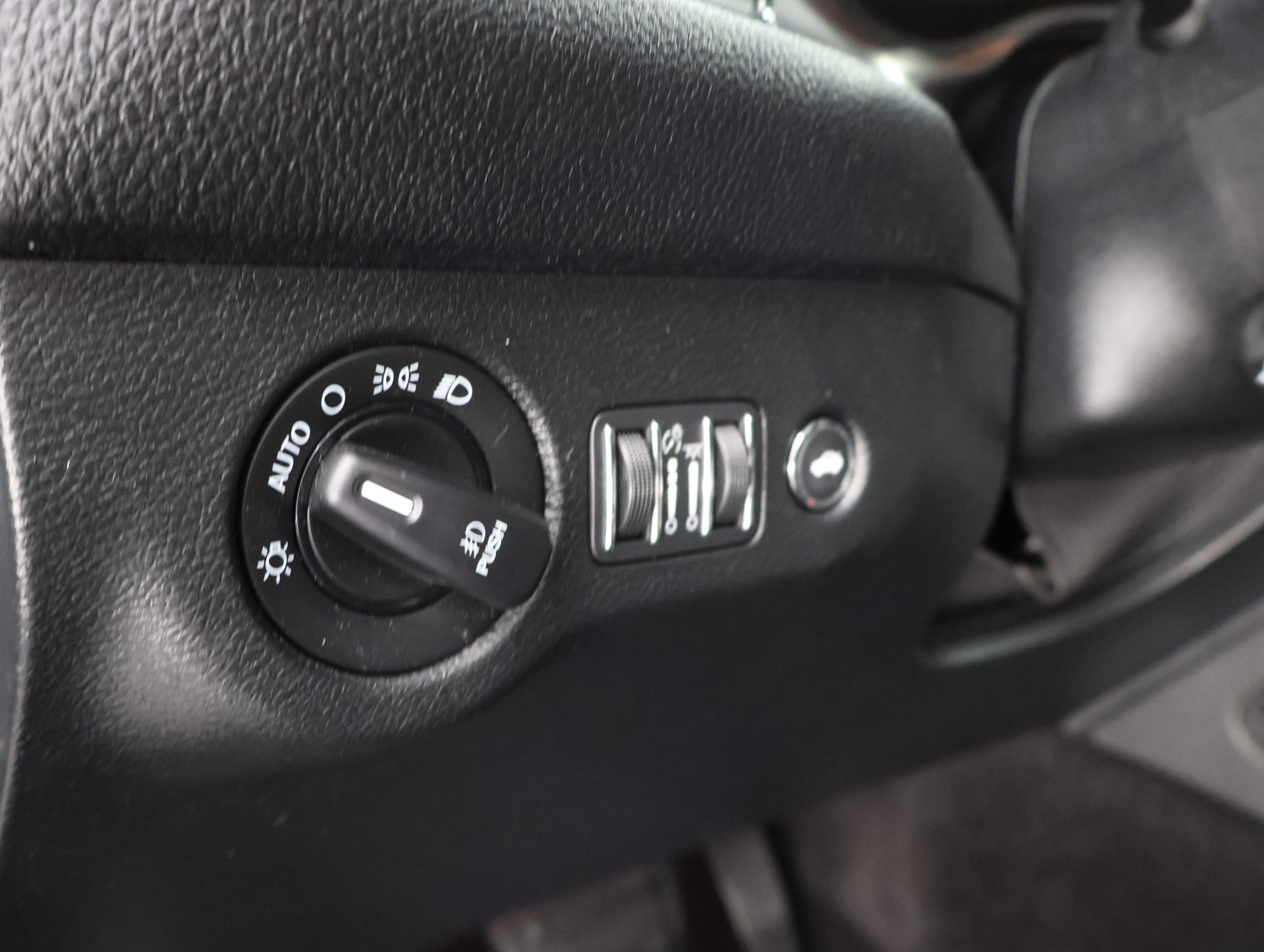 Used 2018 Dodge Challenger GT AWD/4WD image 38