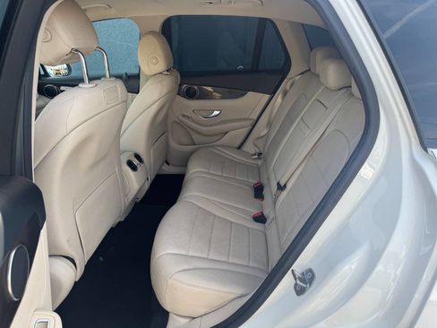 Used 2019 Mercedes-Benz GLC 300 image 11