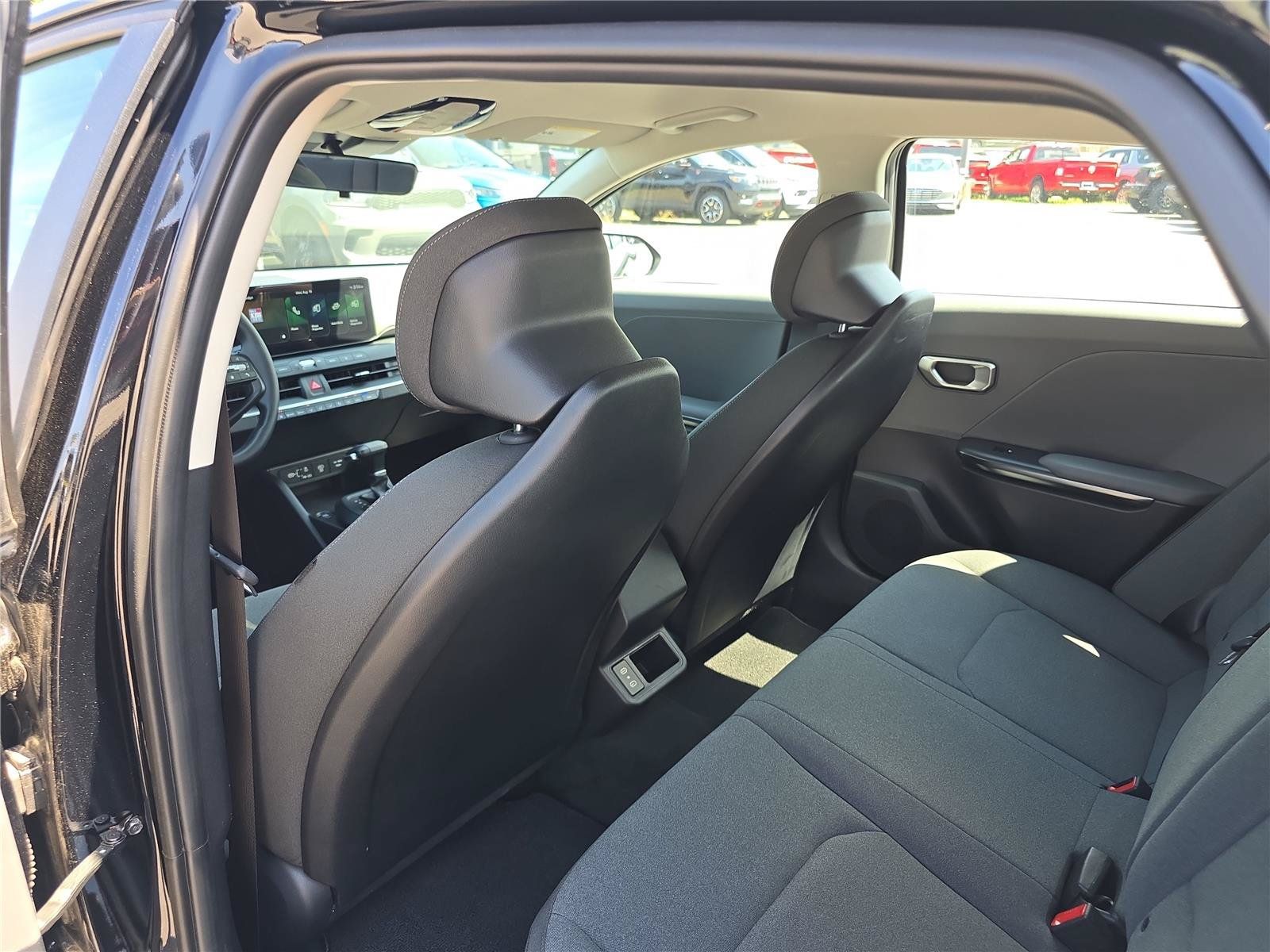 Used 2025 Kia K4 FWD image 16