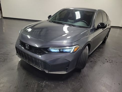 Used 2025 Honda Civic Sport image 4