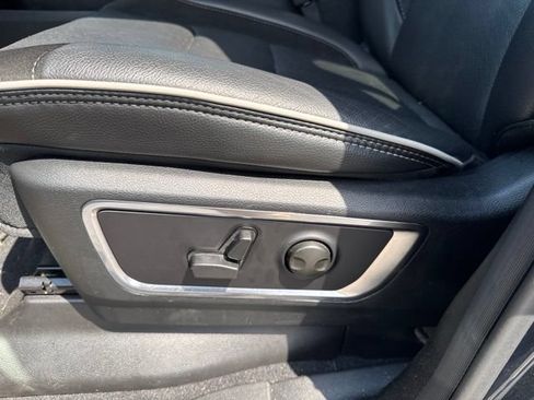 Used 2026 RAM 1500 Laramie AWD/4WD image 12
