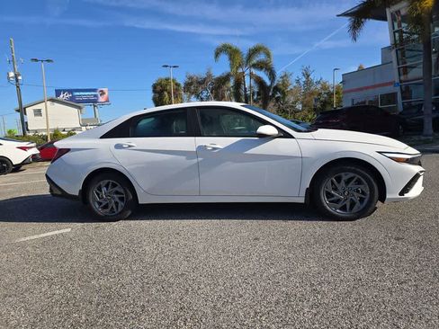 New 2026 Hyundai Elantra Blue image 8