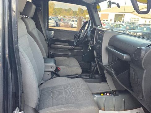 Used 2007 Jeep Wrangler Unlimited Sahara image 15