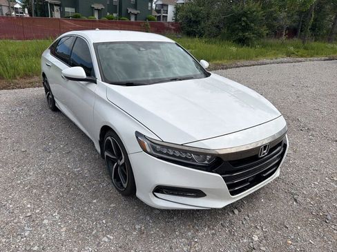 Used 2019 Honda Accord Sport image 2