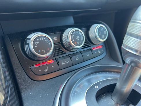 Used 2011 Audi R8 V10 image 11