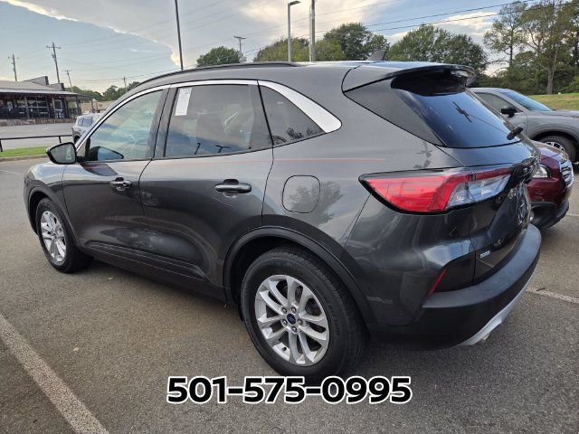 Used 2020 Ford Escape SE FWD image 2