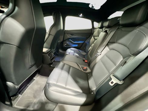 Used 2021 Porsche Taycan 4S w/ Premium Package image 19