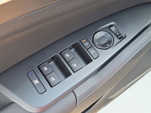 New 2026 Kia Sportage EX image 16