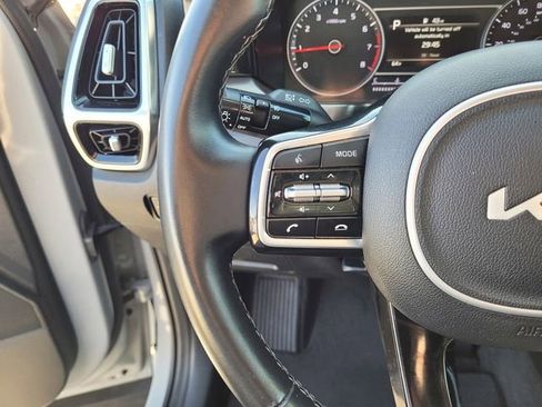 Used 2022 Kia Sorento SX image 19