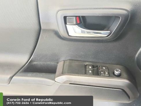 Used 2016 Toyota Tacoma TRD Off-Road w/ Towing Package image 18