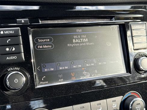 Used 2021 Nissan Rogue Sport S image 4