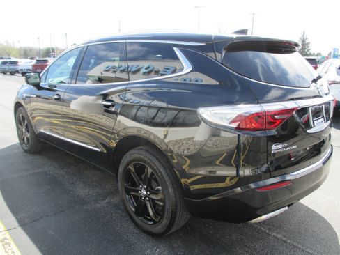 Used 2024 Buick Enclave Essence w/ Sport Touring Edition image 5