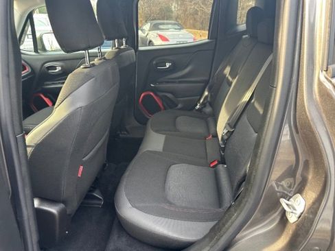 Used 2016 Jeep Renegade Trailhawk image 30