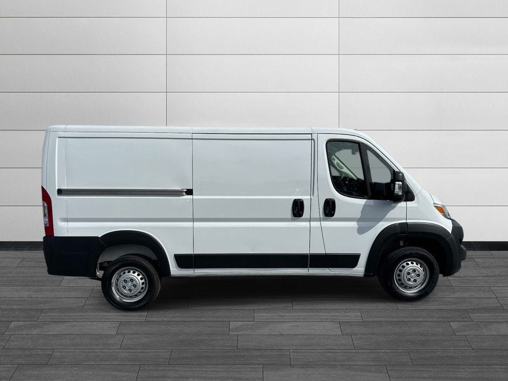 Used 2025 RAM ProMaster 2500 w/ Convenience Group FWD image 2