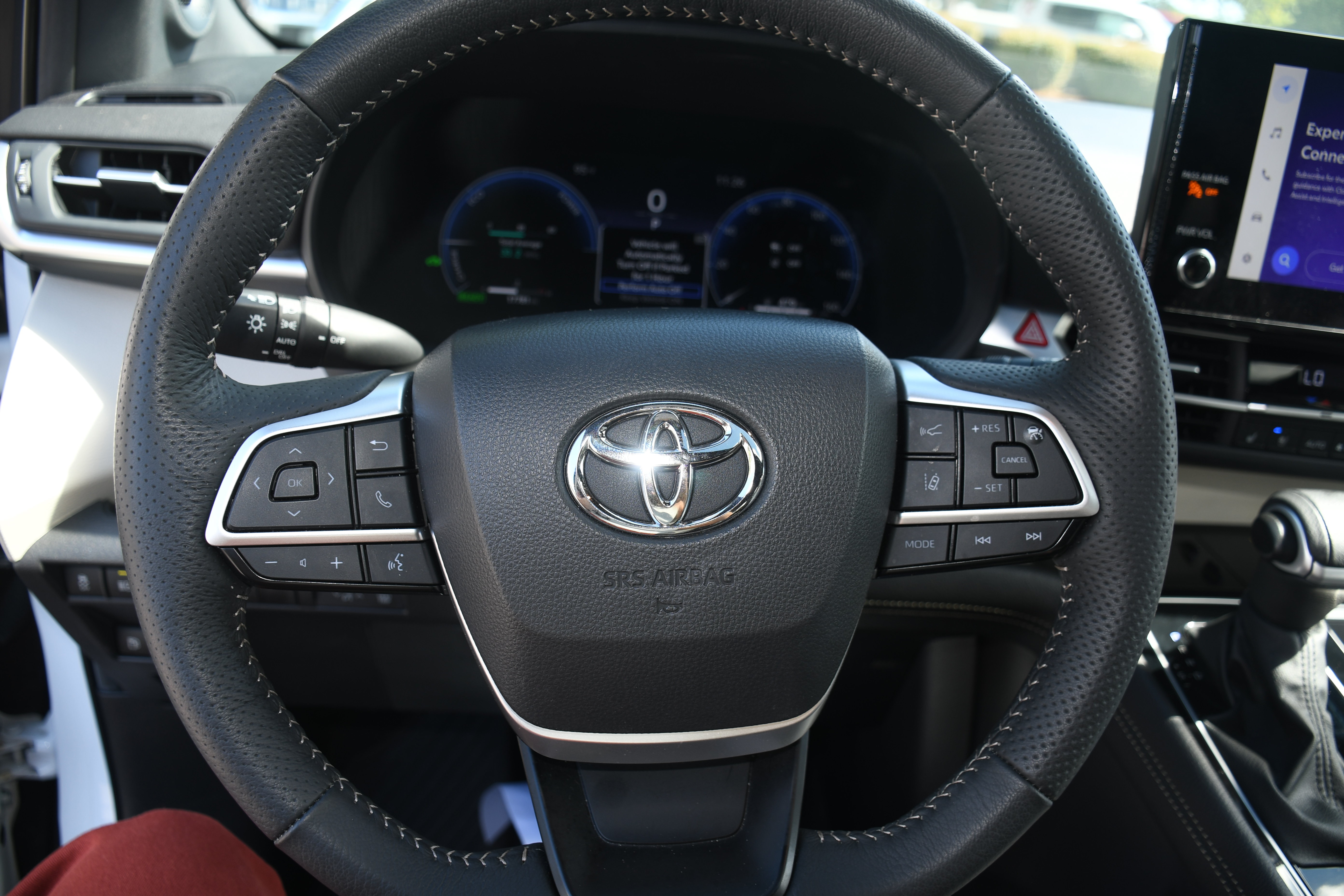 Certified 2025 Toyota Sienna Platinum AWD/4WD image 14