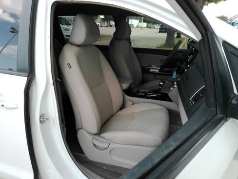Used 2021 Kia Sedona LX FWD image 21