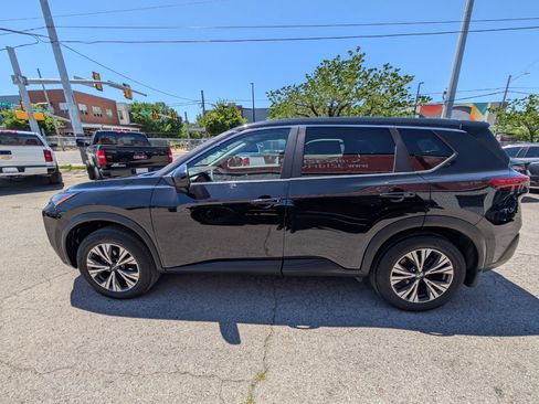 Used 2023 Nissan Rogue SV FWD image 9