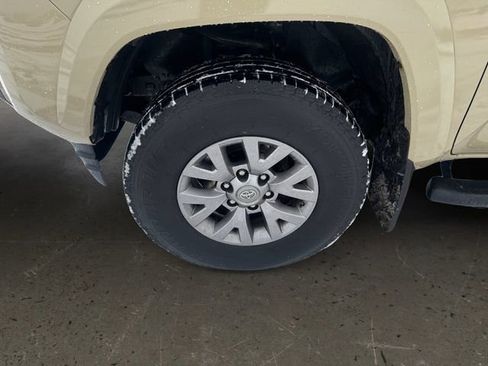 Used 2018 Toyota Tacoma SR5 image 9