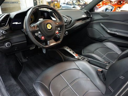 Used 2018 Ferrari 488 Spider RWD image 2