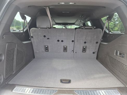 Used 2022 GMC Yukon XL Denali RWD image 7