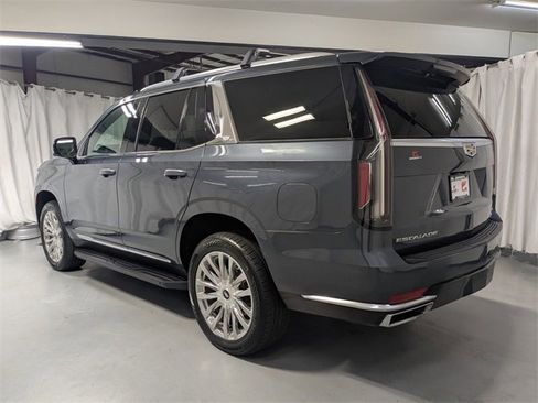 Used 2021 Cadillac Escalade Premium Luxury image 4
