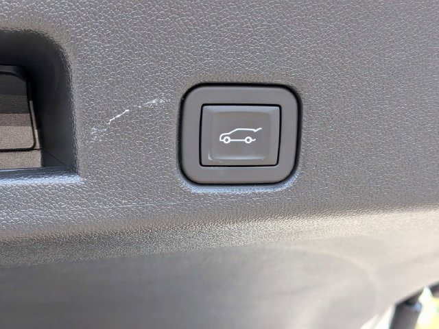 Used 2026 GMC Acadia Elevation FWD image 17