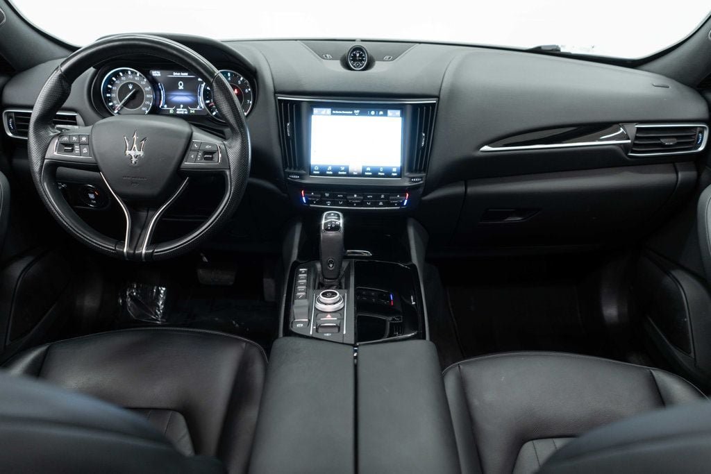 Used 2023 Maserati Levante GT AWD/4WD image 9