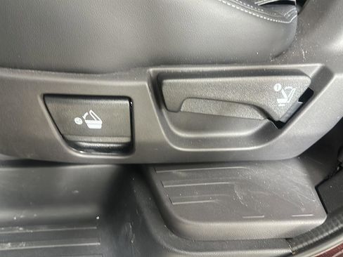 Used 2025 Subaru Ascent Touring AWD/4WD image 19