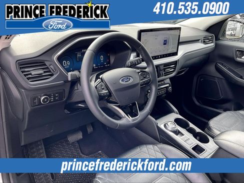 Used 2023 Ford Escape Platinum w/ Premium Technology Package image 13