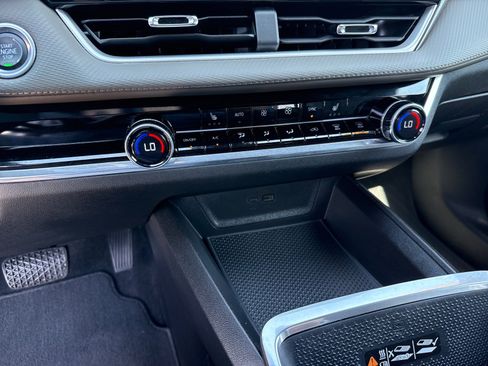 Used 2025 Chevrolet Equinox LT w/ Convenience Package II image 21