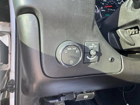 Used 2014 Chevrolet Express 3500 3500 2dr 139 in. WB Cutaway w image 13