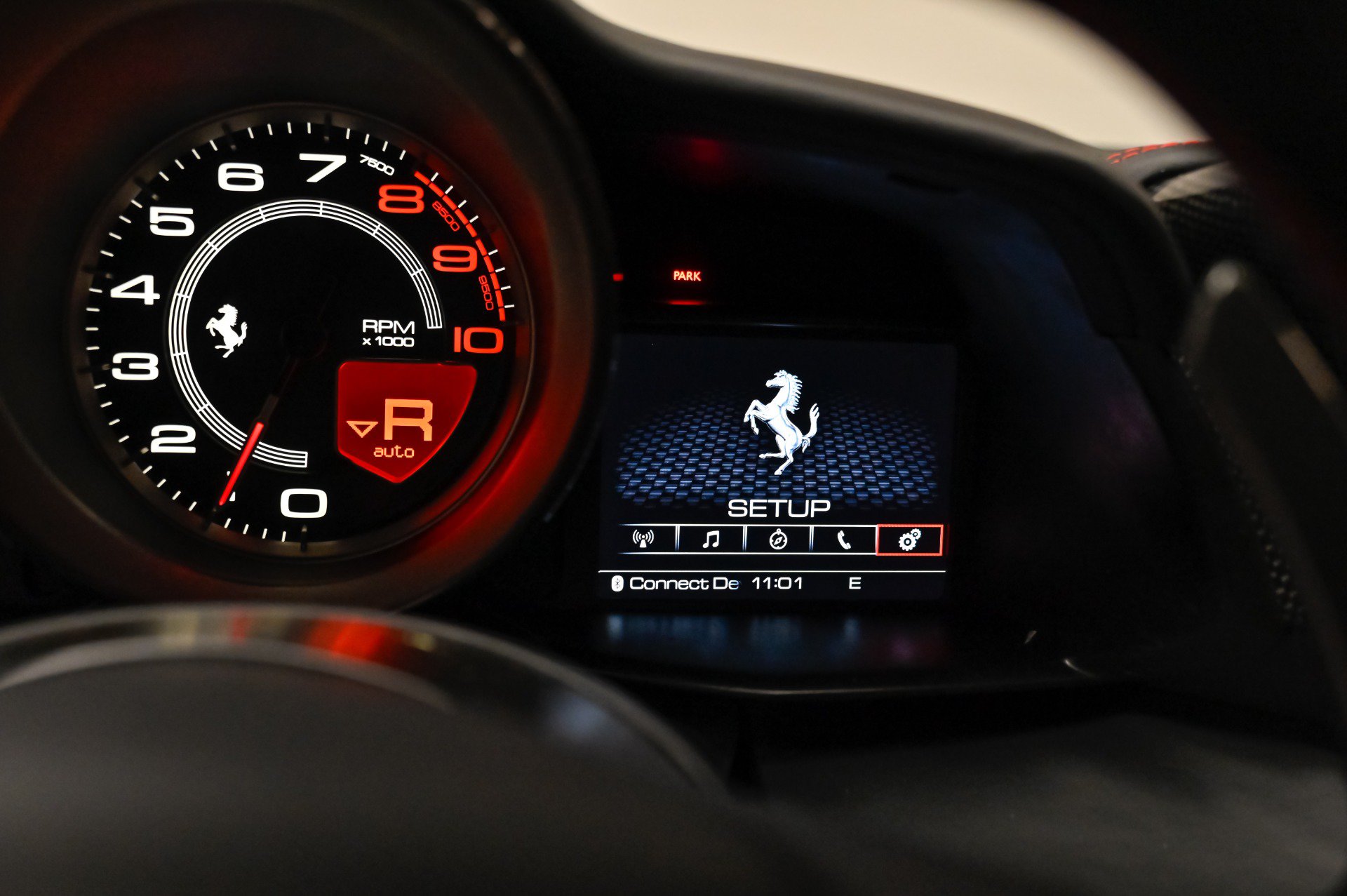 Used 2018 Ferrari 488 GTB RWD image 11