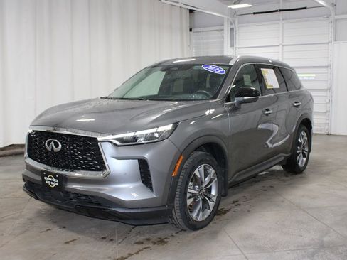 Used 2023 INFINITI QX60 Luxe w/ Cargo Package FWD image 4